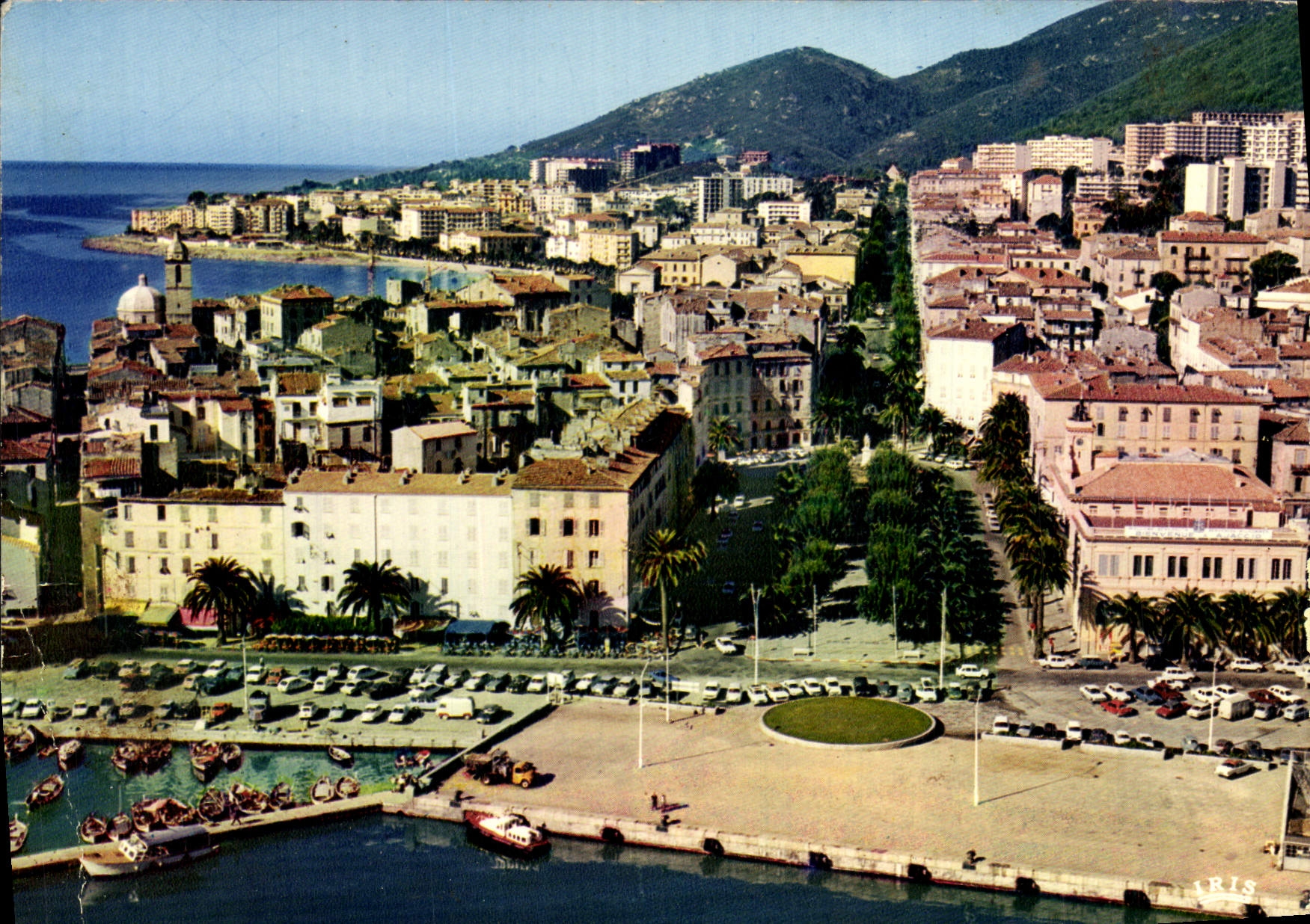 CPM Charmes Et Couleurs De La Corse Ajaccio La Ville Imperiale traversee par la place Foch Cours Grandval Napoleon 