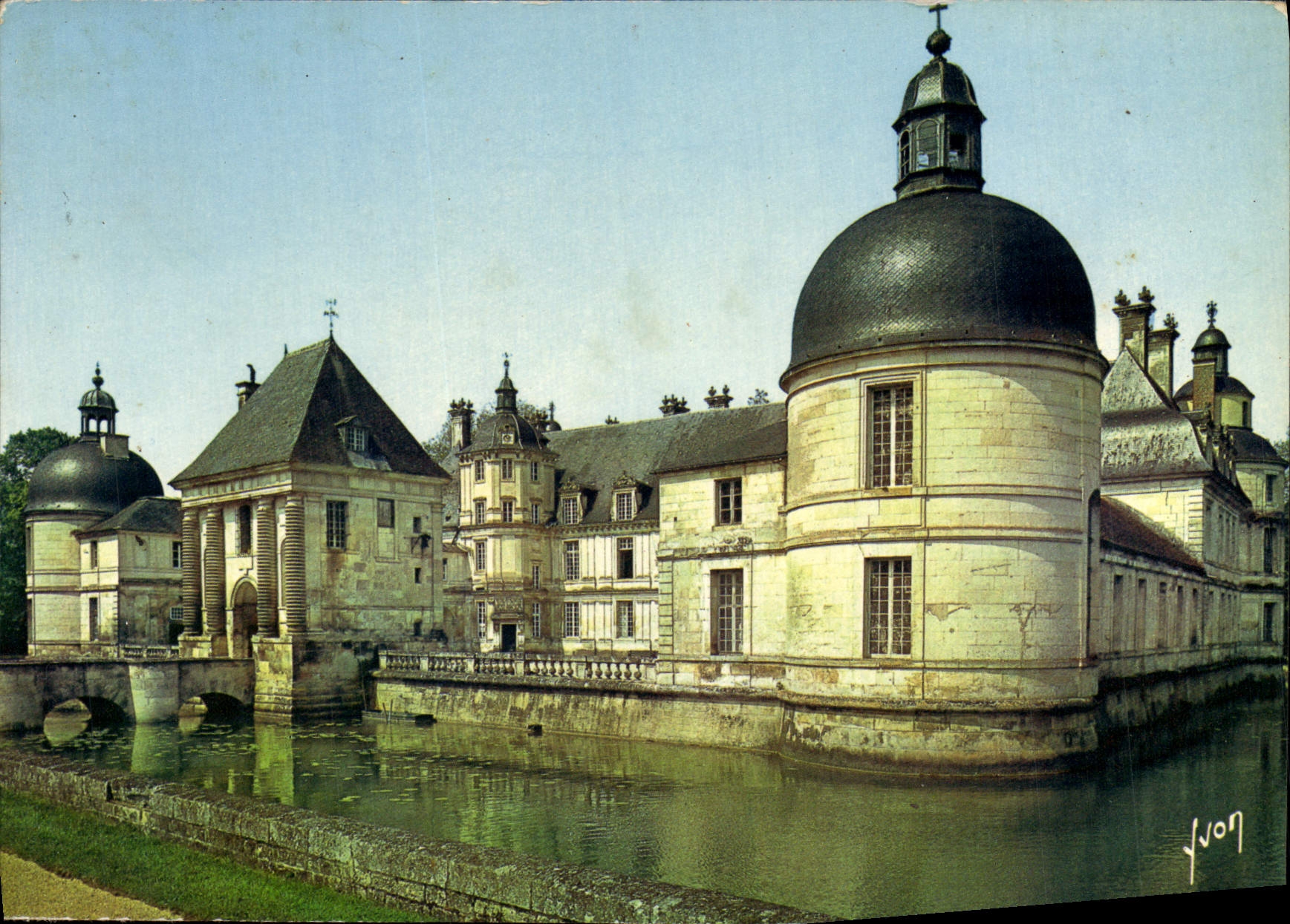 CPM Couleurs Et Lumiere De Franmce Chateau Historique De Tanlay