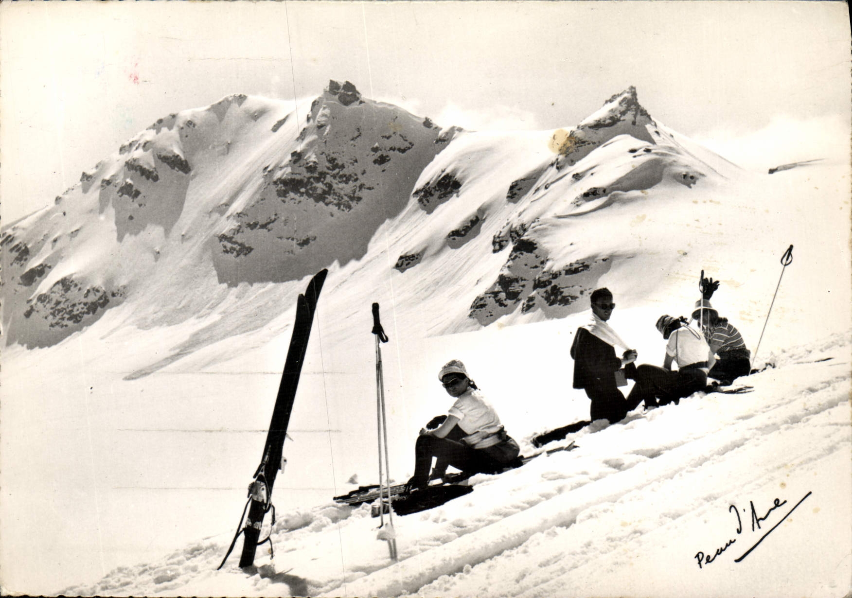 CPM Paysage Savoyard Pose Sur Le Glacier Avant Le Somme Ski