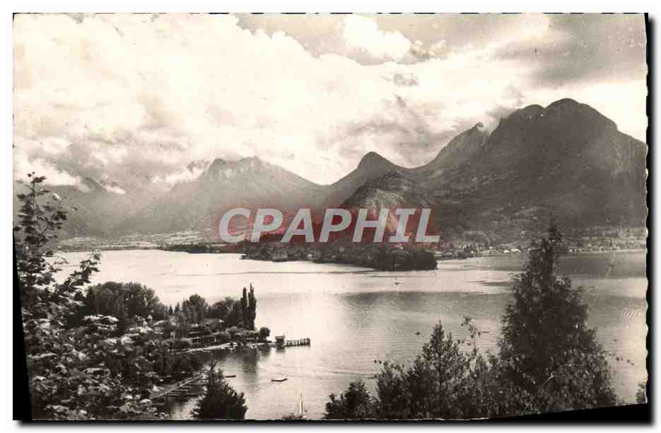 Lac d'Annecy — Le Port de Talloires, le Lac, le Roc de Chère — Éditions du Globe