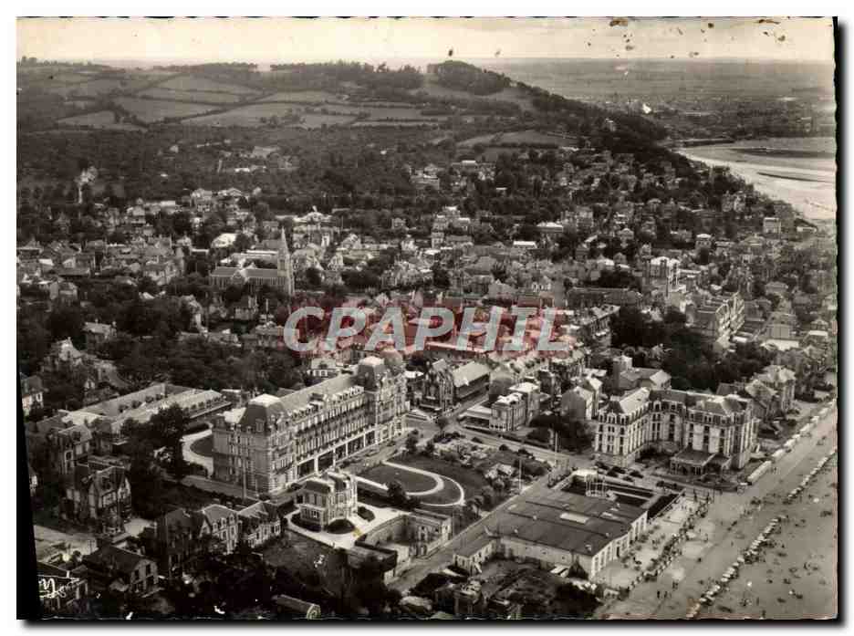 CPM Houlgate Vue Aerienne Casino Et Plage