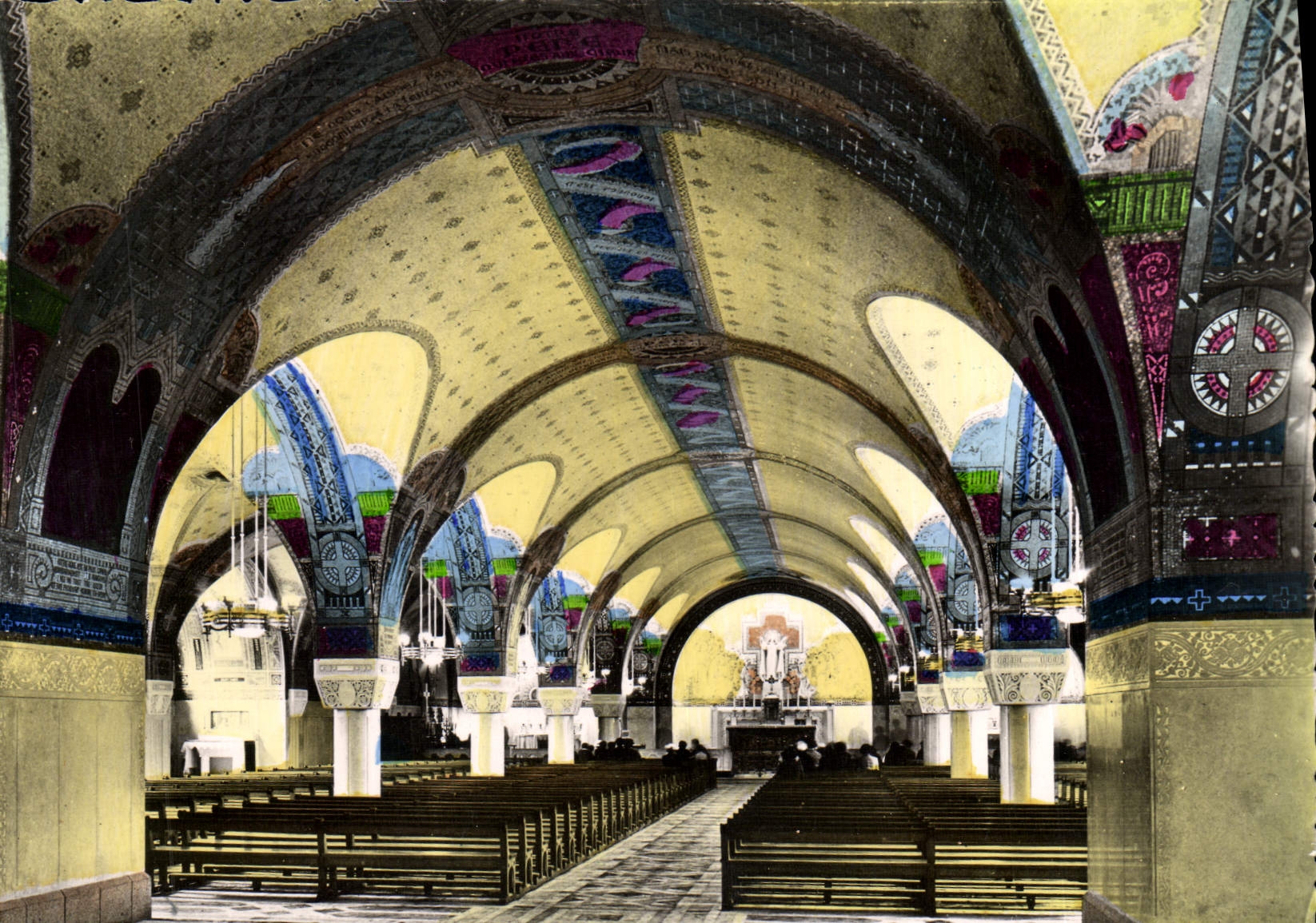 La Basilique de Lisieux — La Crypte — Vue générale — Éditeur BSL