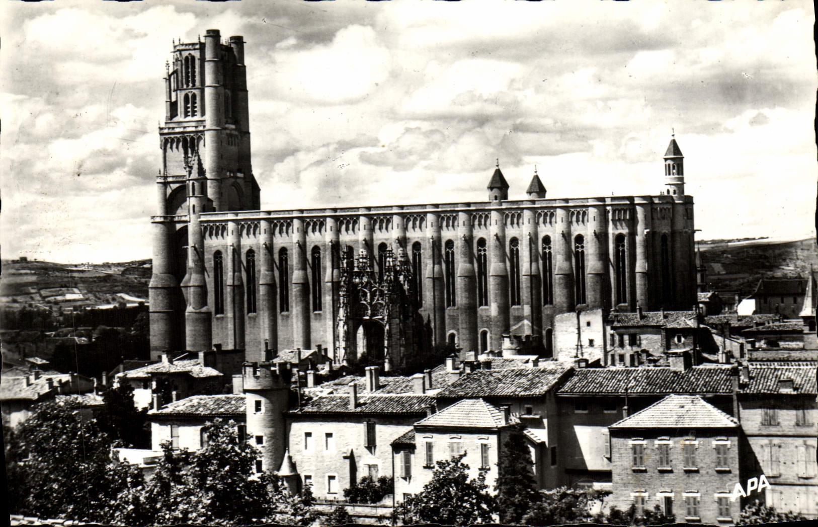 Albi — La Basilique Sainte-Cécile (XIIIe s.) — Société APA-POUX