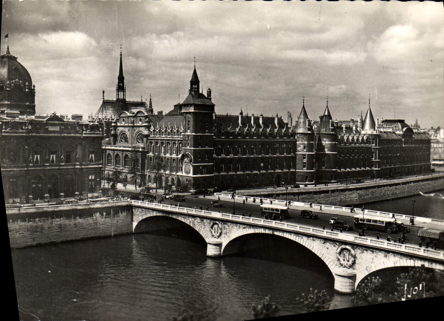 CPM Paris La Palais De Justice Et Le Pont Du Change