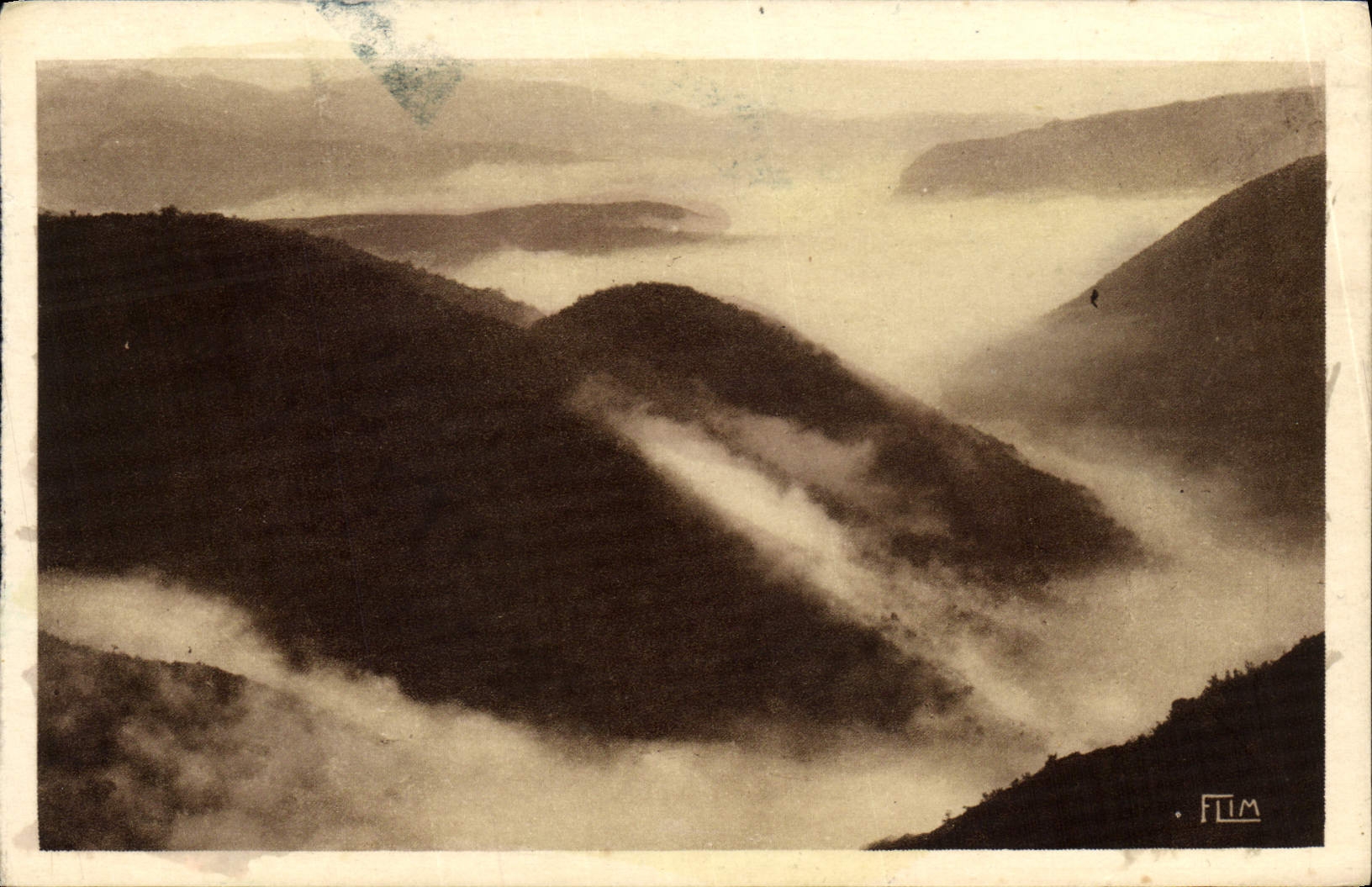 Mont Argouat — Mer de nuages vue du col de la Serrogrède (alt. 1304 m.) — FLIM, n° 575