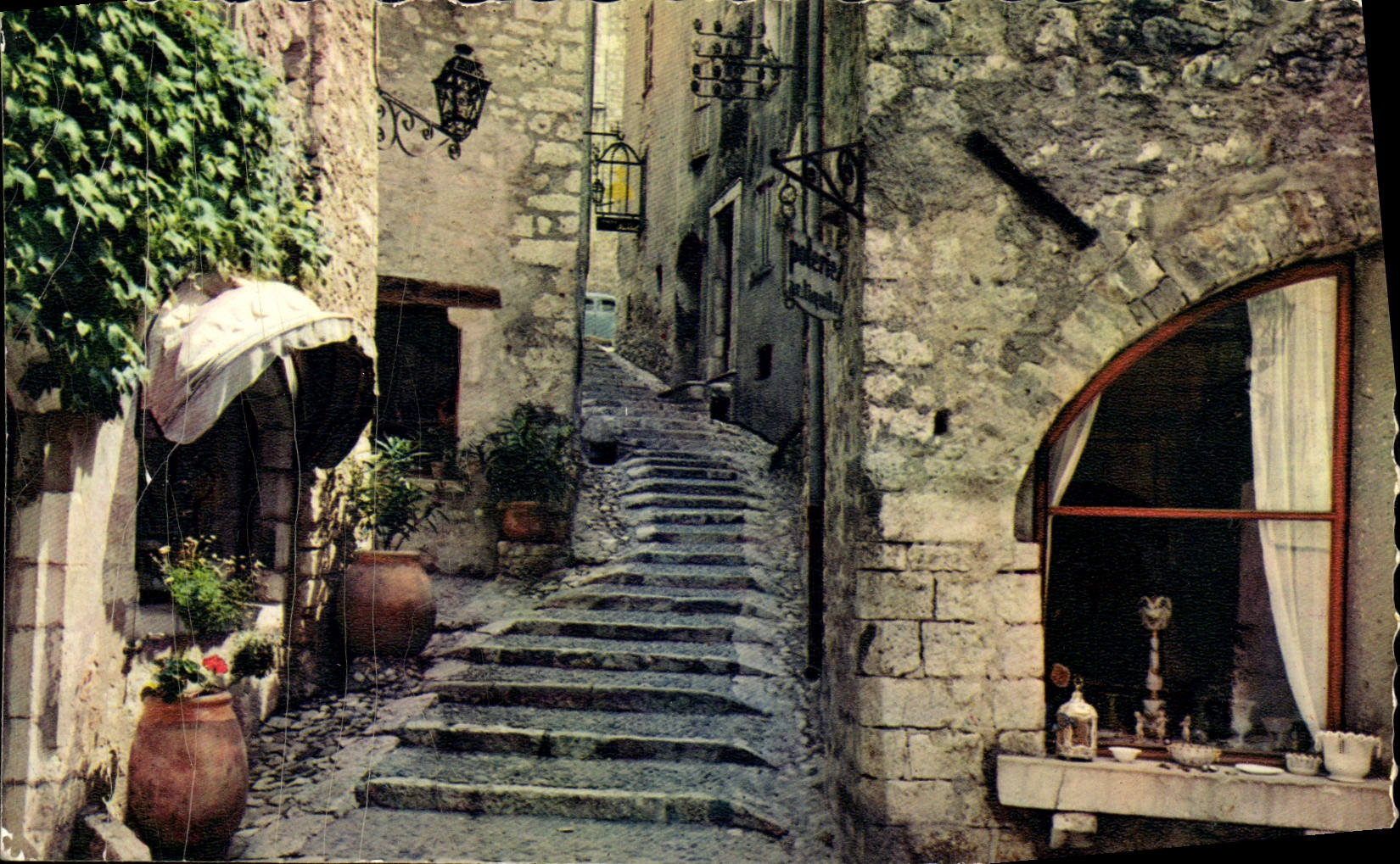 CPM Reflets De La Cote D'Azur Saint Paul De Vence Une Vieille Rue