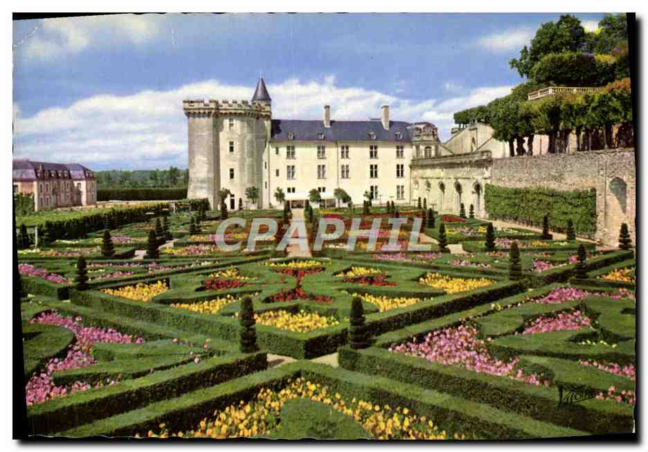 CPM Les Merveilles Du Val De Loire Villandry Les Jardins a la francaise et le cahteau avec son donjon 