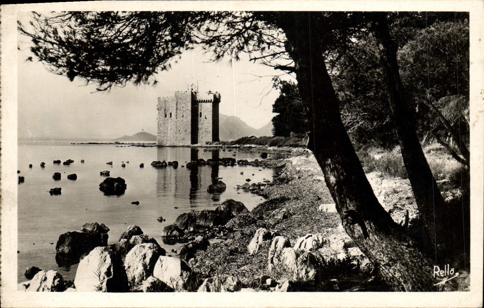 CPA Iles De Lerins Chateau St Honorat