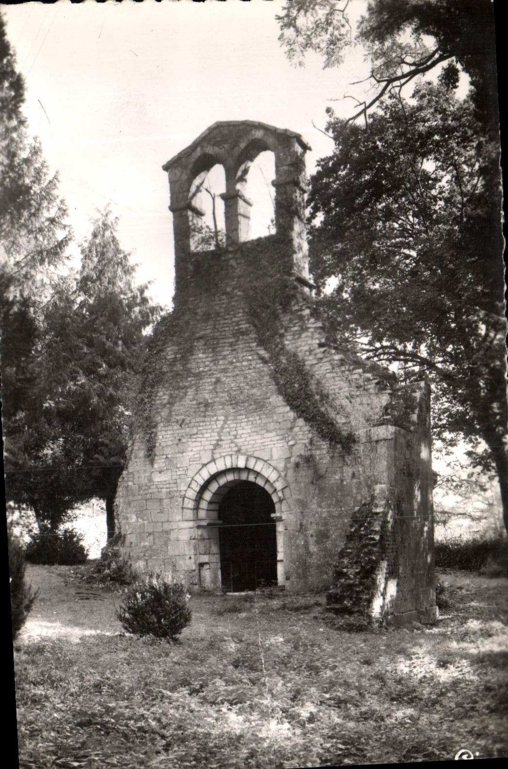 CPM Savignac Les Eglises Eglise St Christophe