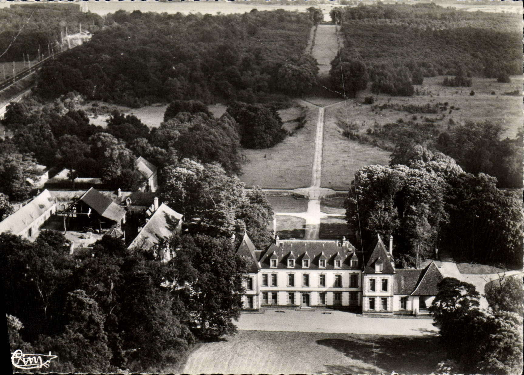 CPM Livry Sur Seine Vue Aerienne Du clos Notre Dame