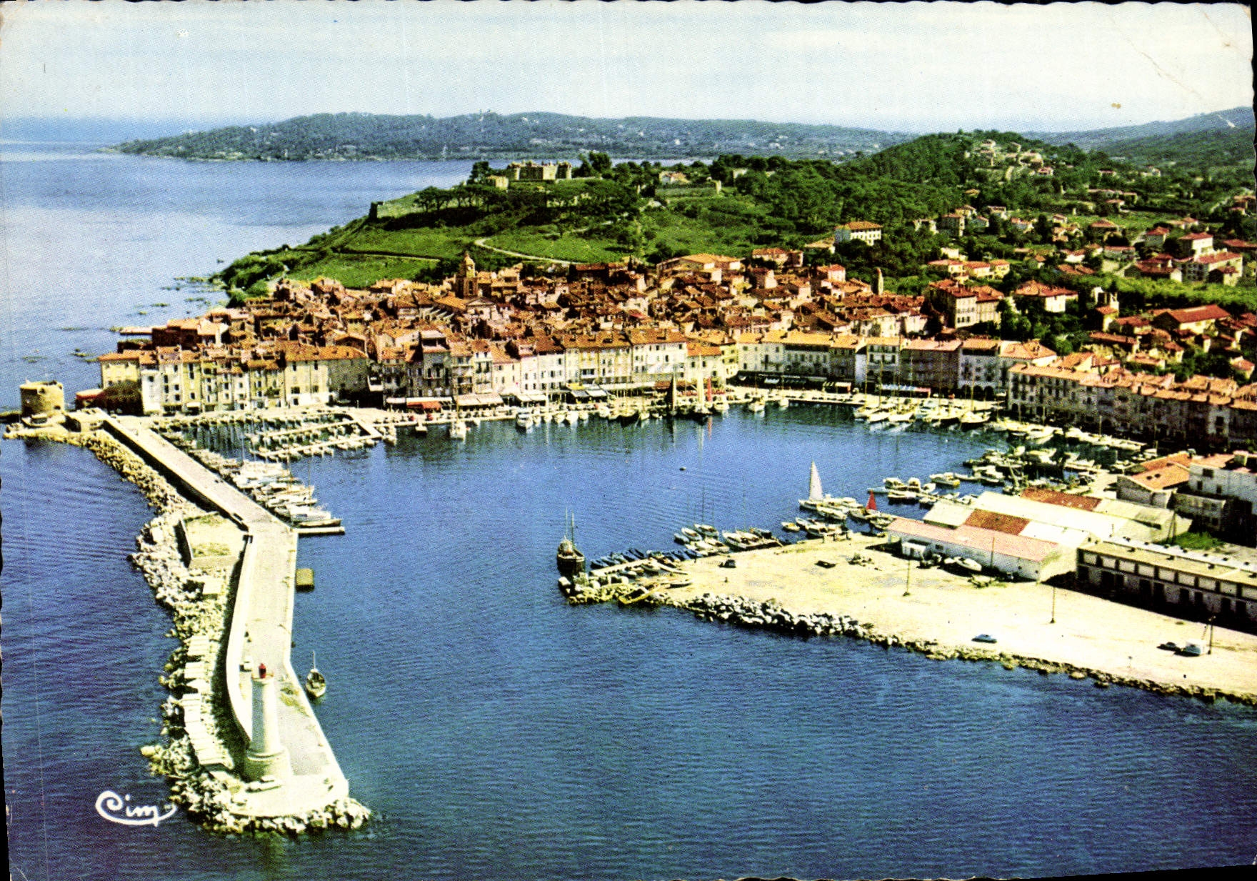 Saint-Tropez — Vue panoramique aérienne sur le Port et la Citadelle — Cim