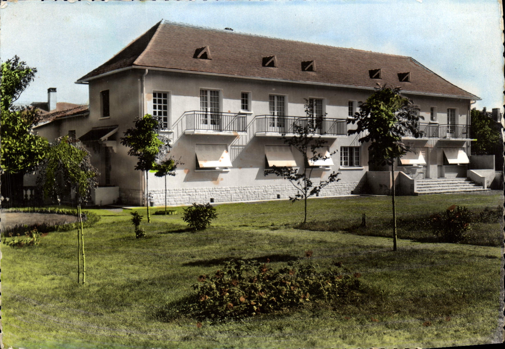 CPM Savignac Les Eglises Hotel Du Parc