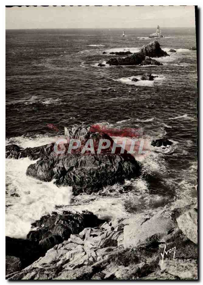 CPM Pointe Du Raz Le Phare De La Vieille