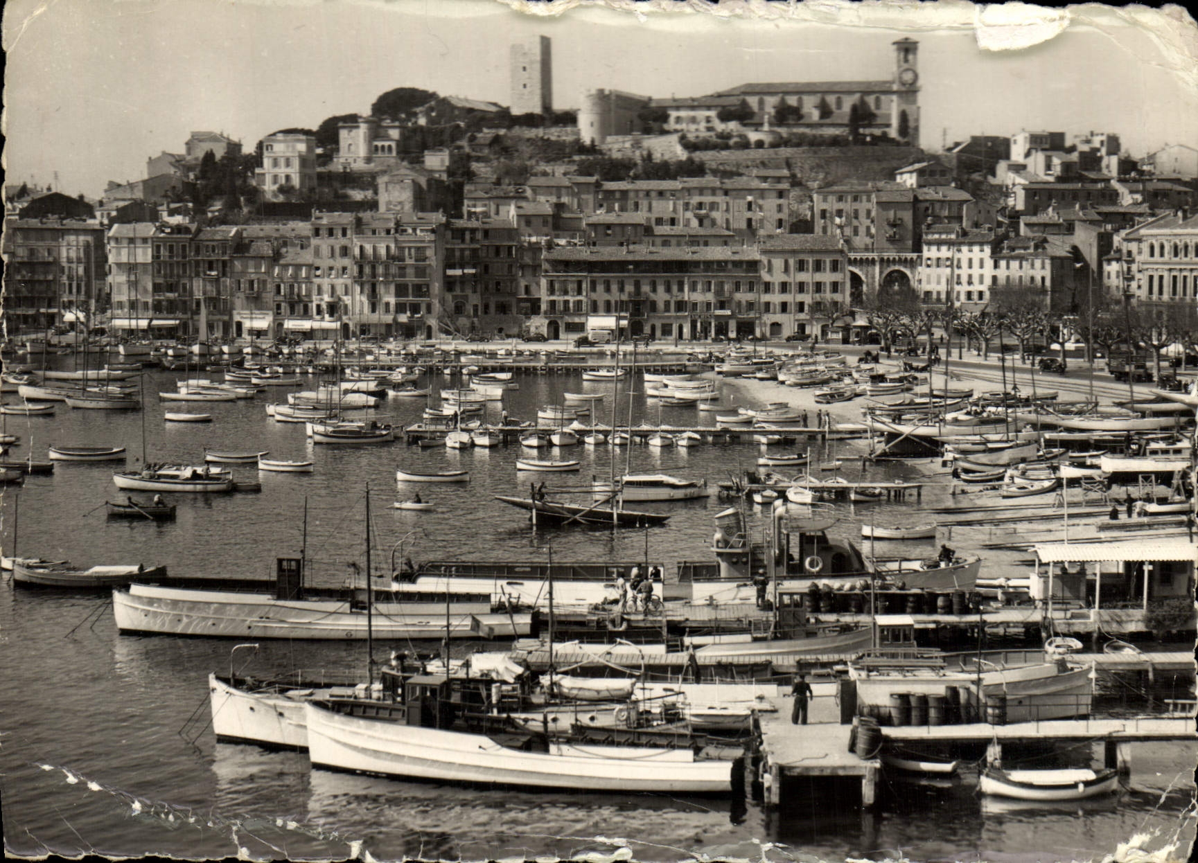 Moderne Ansichtskarte Côte d'Azur Cannes Le Port Allgemeiner Blick auf den Suquet