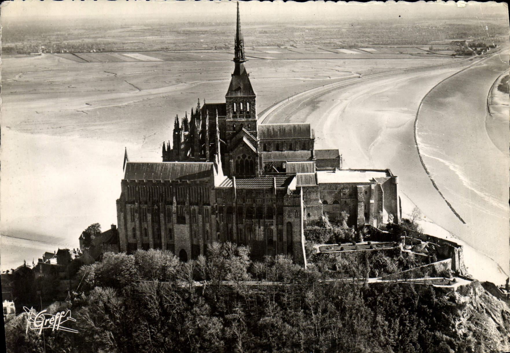 CPM En Normandie Mont Saint Michel Vue Aerienne Le Mont Et Le Coueson