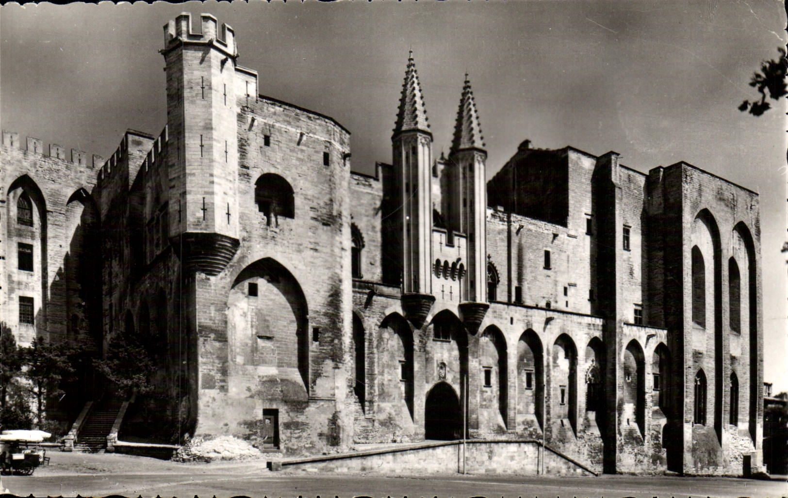CPM Avignon Palais Des Papes Facade occidentale 