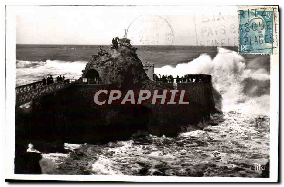 CPM Biarritz Tempete Du Rocher De La Vierge