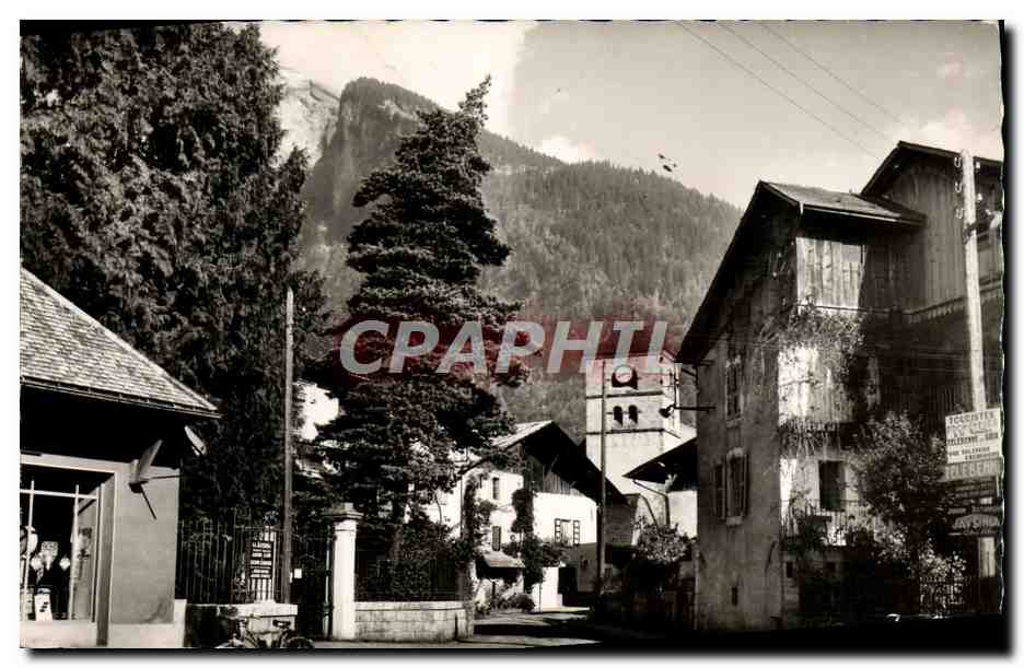 CPM Samoens L'Entree Du Jardin Alpin Et l'Eglise