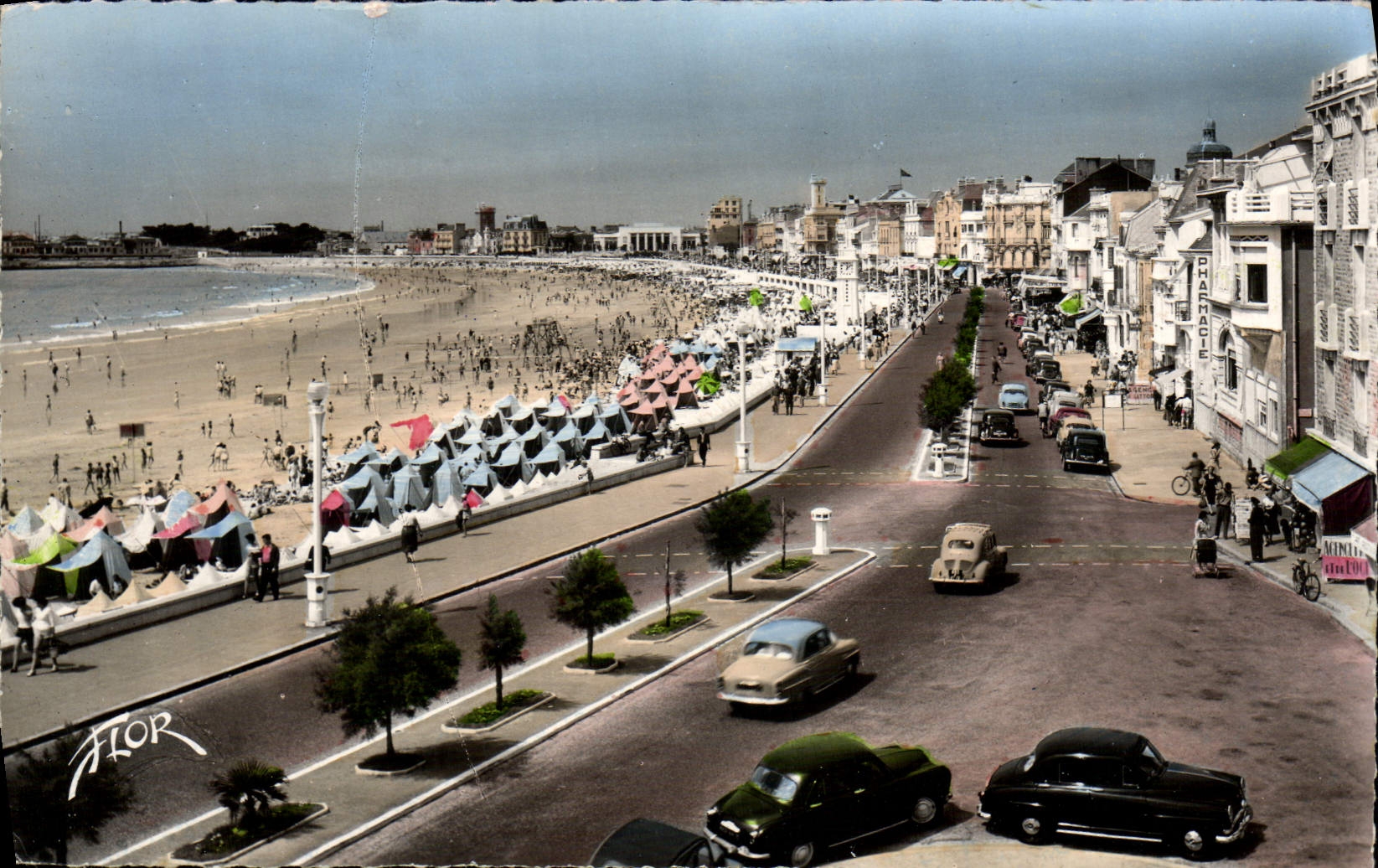 Les Sables-d'Olonne — Plage et le Remblai — Éditions Artistiques Flor
