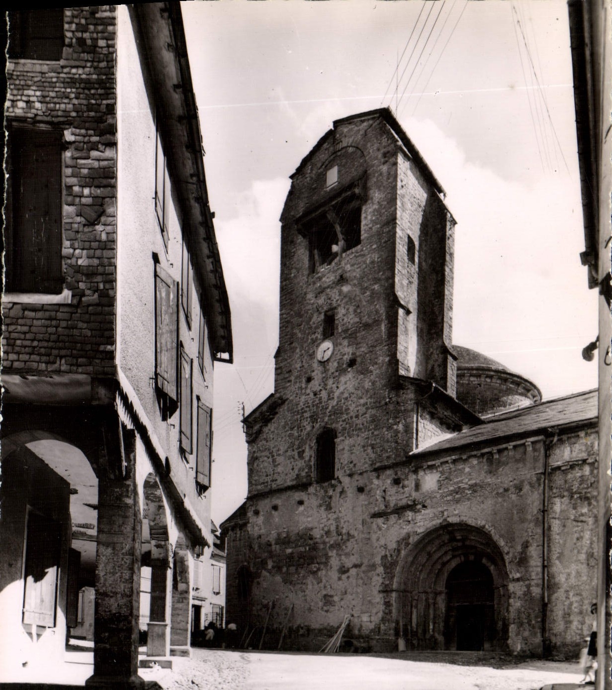 Oloron-Ste-Marie — Église Saint-Pierre — Cie des Arts Photographiques, Paris