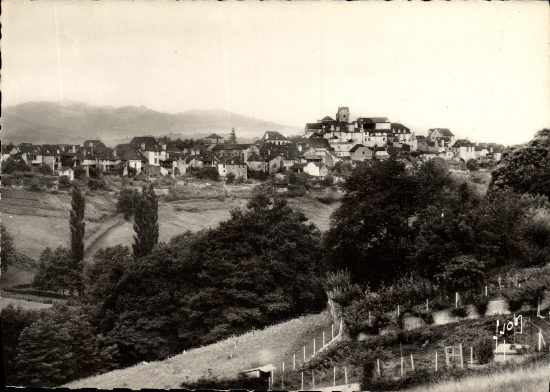 Oloron-Sainte-Marie — Vue générale — Éditions d'Art 'Yvon', Paris