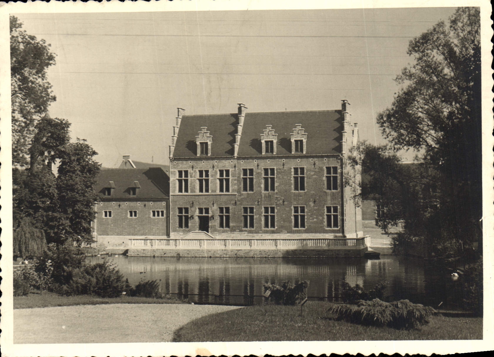 CPM Chateau Du Avenue Molenbeek St Jean