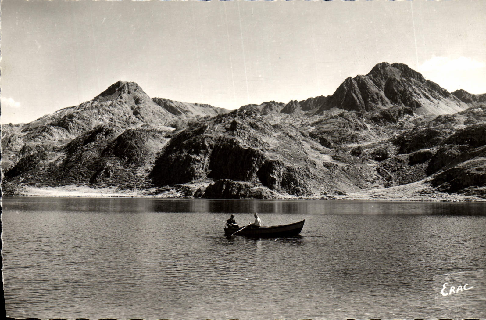 CPM Porte Puymorens Pocheurs Sur l'Etang De Lanoux et le pic Carlitte