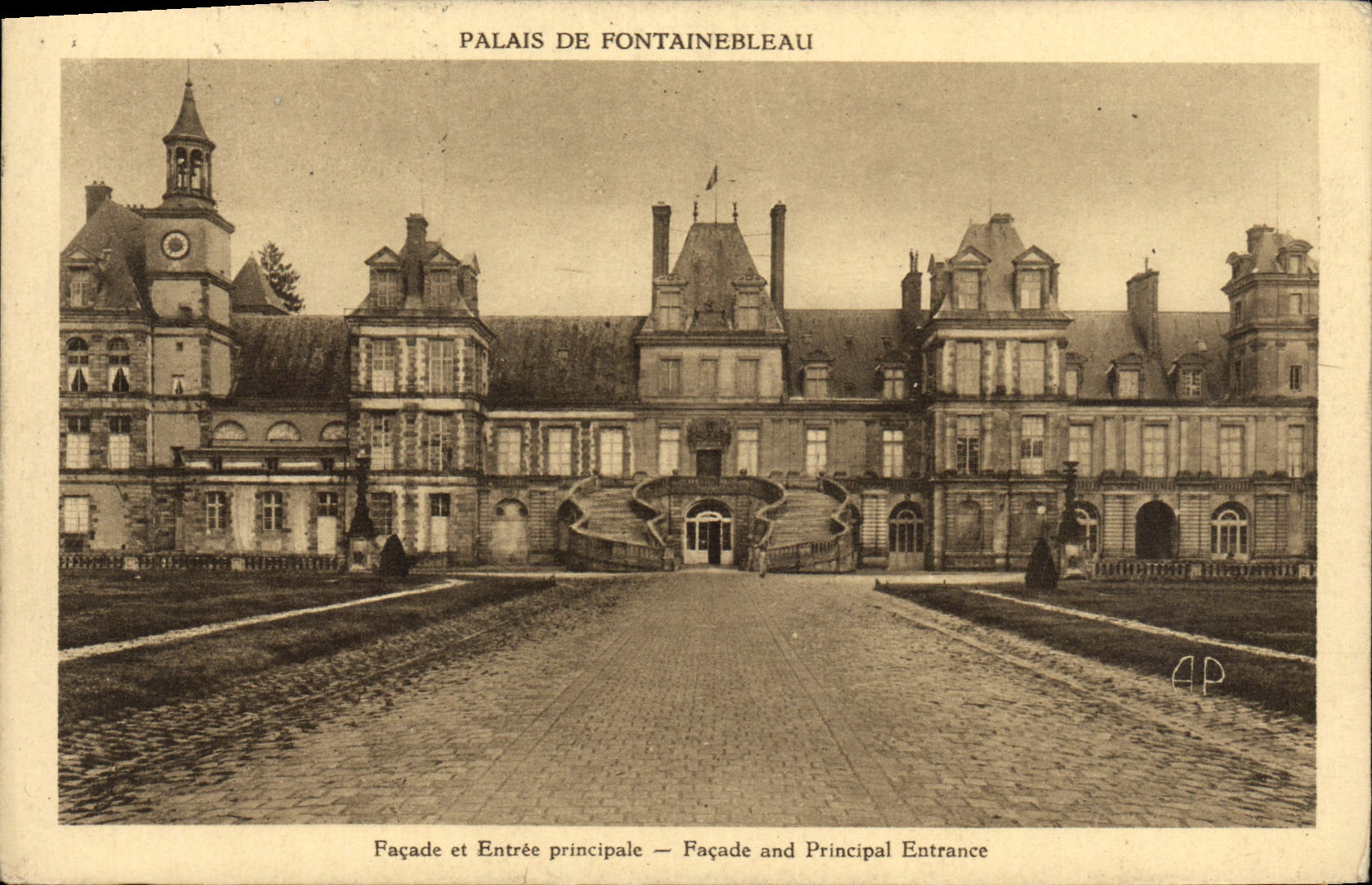 Palazzo di Fontainebleau — Facciata e Entrata principale — Editore E. Papeghin, numero di serie non visibile