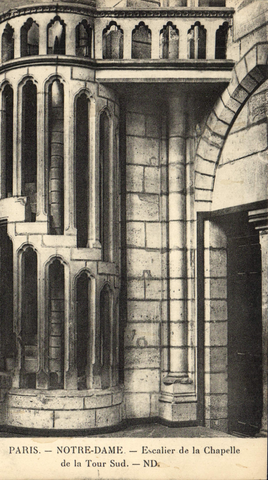 CPA Paris Notre Dame Escalier De LA Chapelle De La Tour Sud