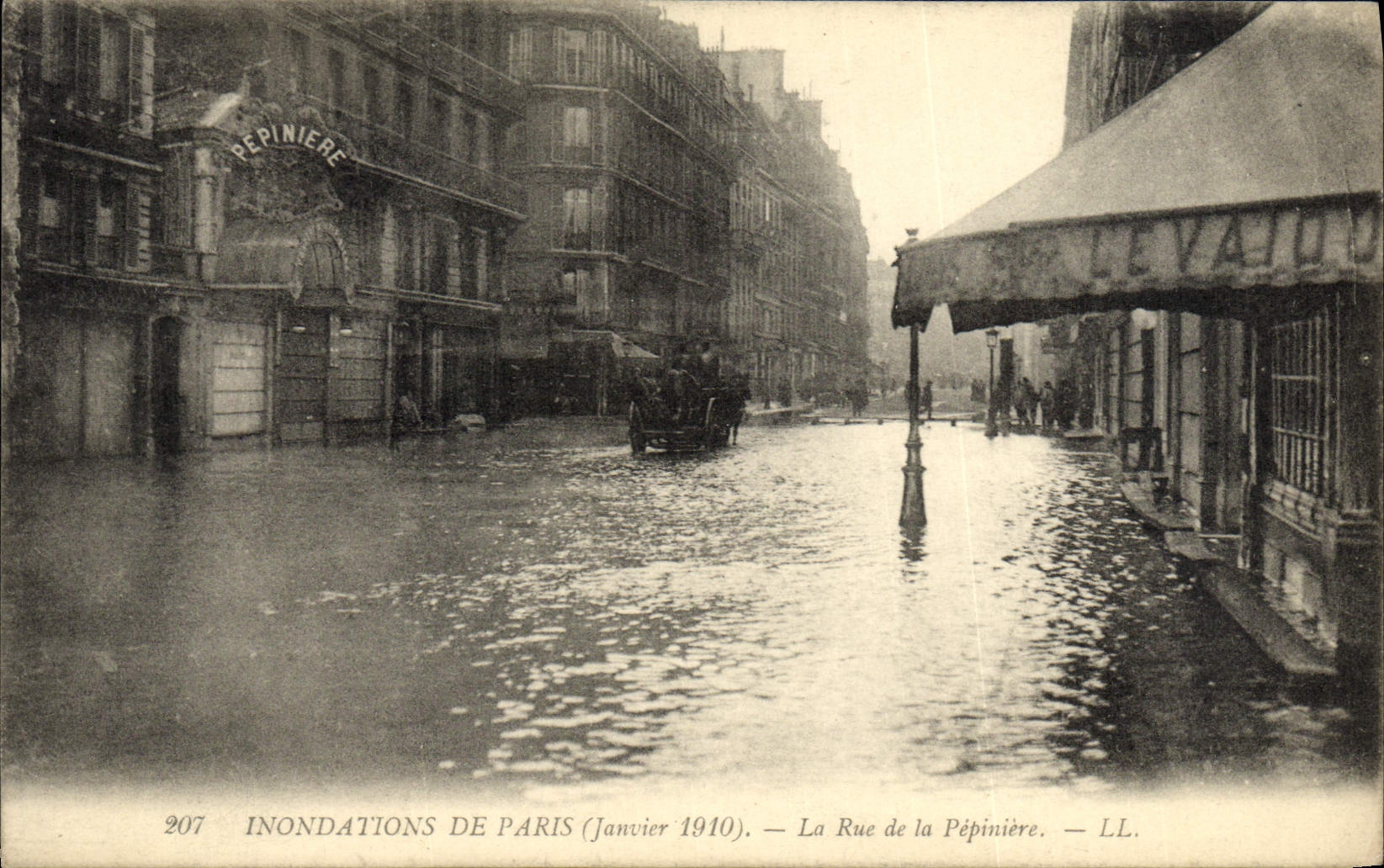 Überschwemmungen in Paris (Januar 1910) — La Rue de la Pépinière — LL.