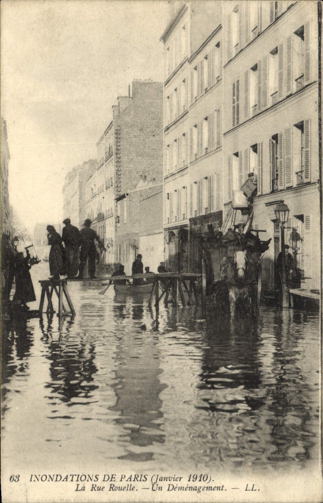 CPA Inondations De Paris La Rue Rouelle Demenagement 