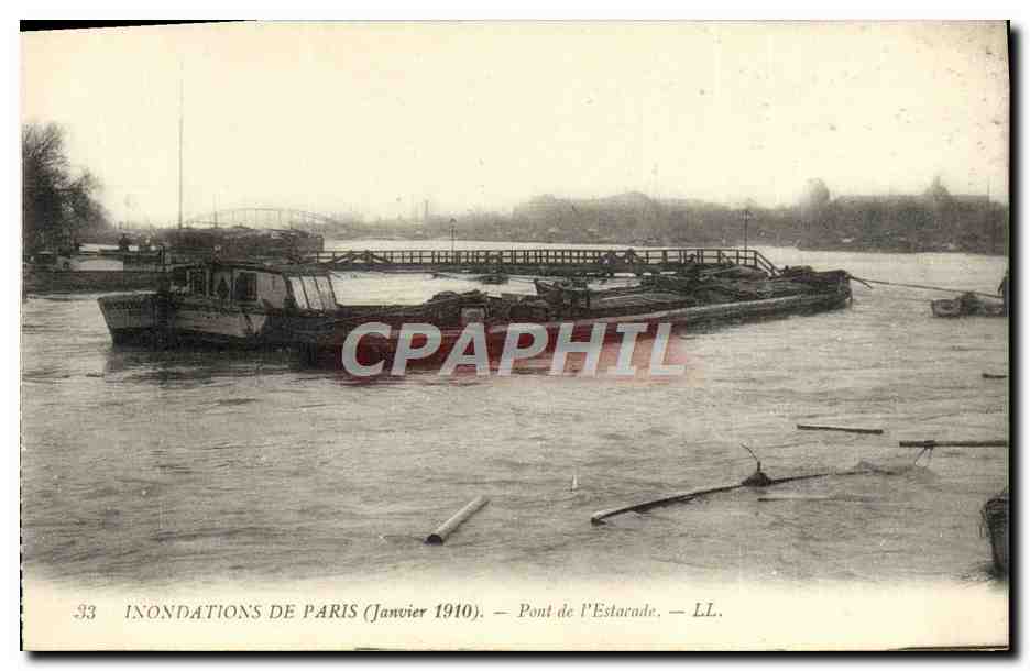 CPA Inondations De Paris Pont de l'Estacade Bateau Peniche