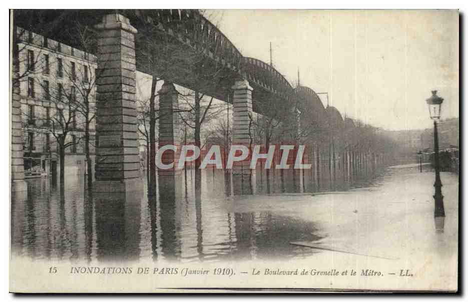 CPA Inondations De Paris Le Boulevard De Grenelle Et Le Metro