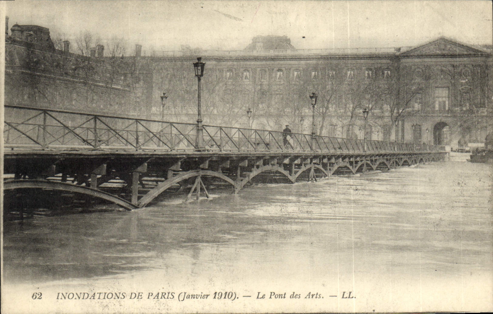 CPA Inondatons De Paris Le Pont Des Arts