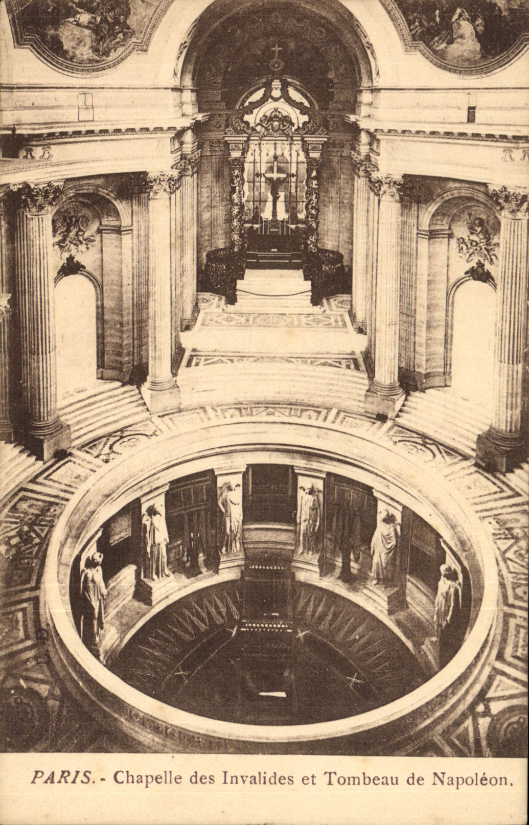 CPA Paris Chapelle Des Invalides Et Tombeau De Napoleon 1er