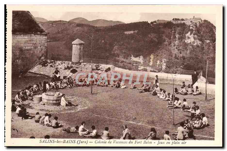 SALINS-les-BAINS (Jura) — Colonie de Vacances du Fort Belin — Jeux en plein air