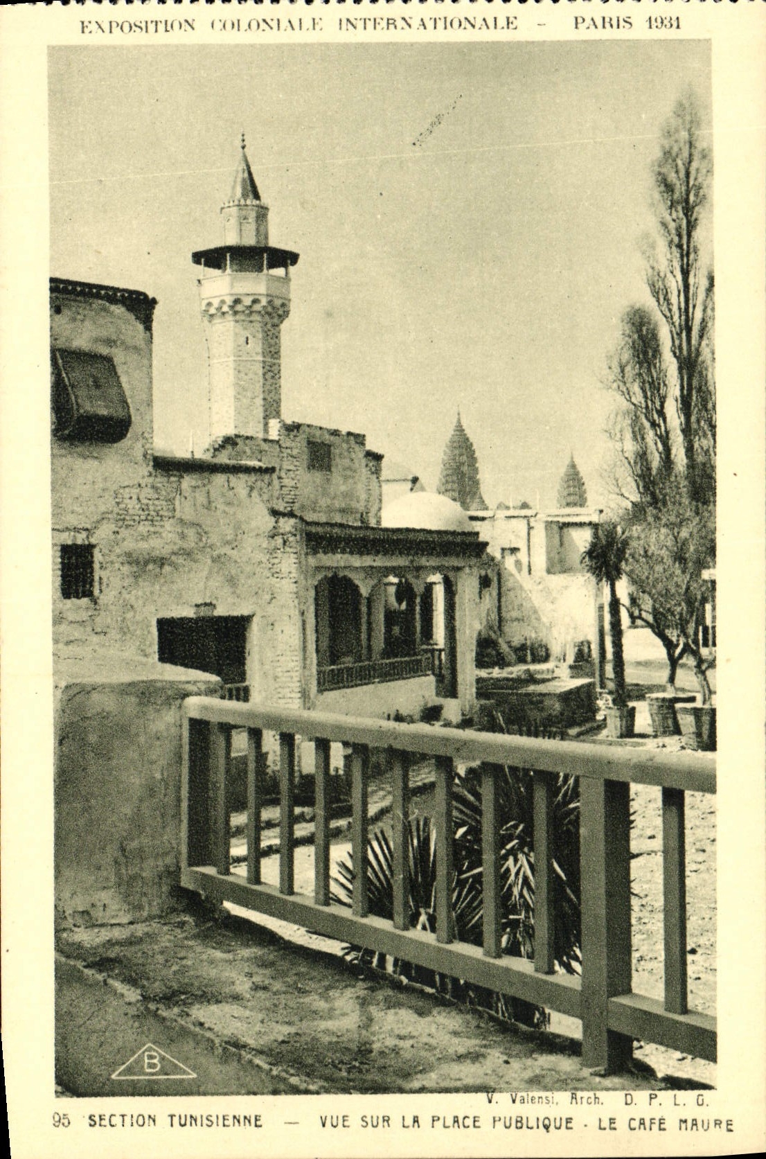 CPA Exposition Coloniale Internationale Paris Section Tunisienne Vue Sur La place Publique Le cafe Maure