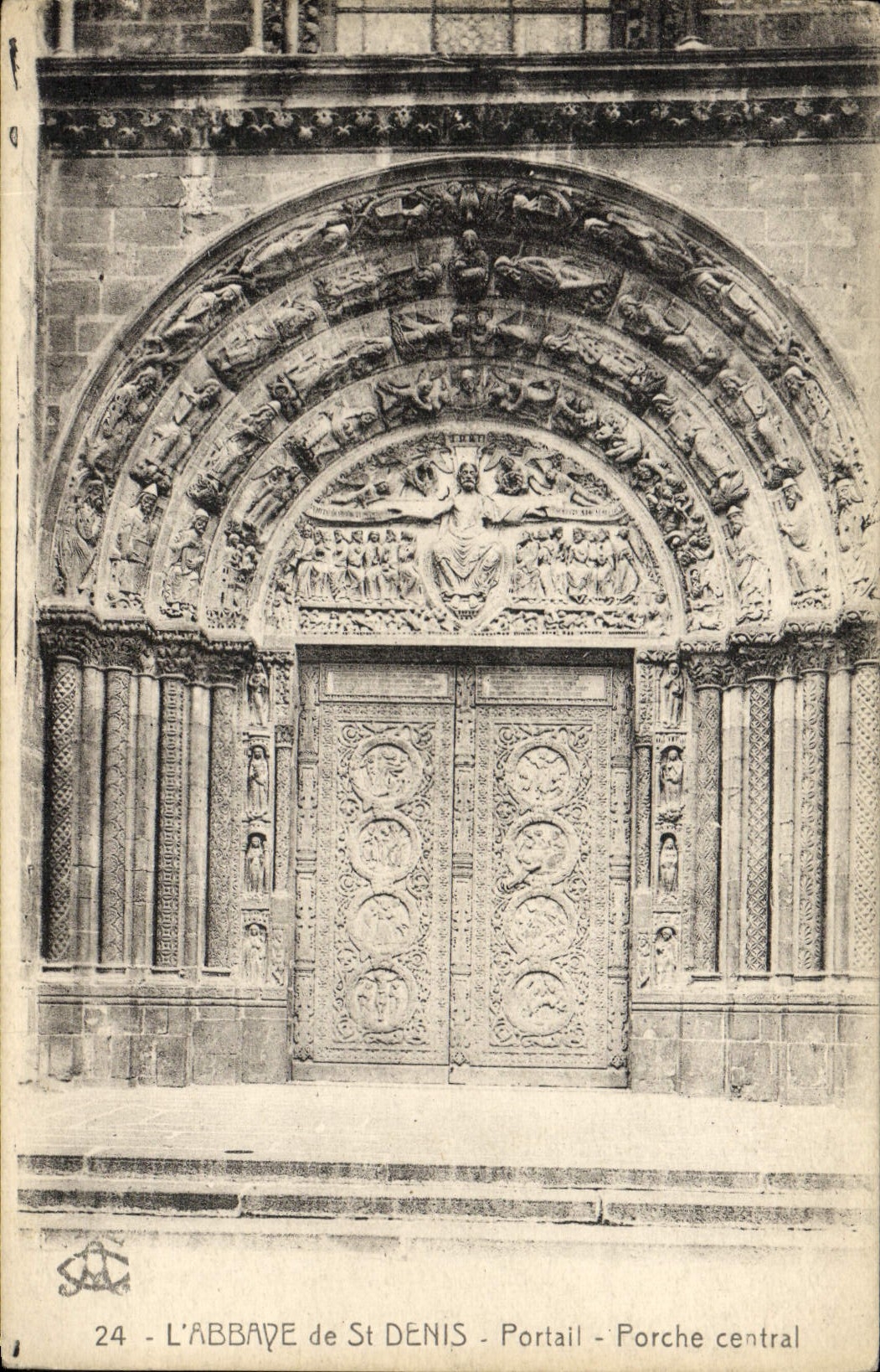 L'ABBAYE de St DENIS - Portail - Porche central