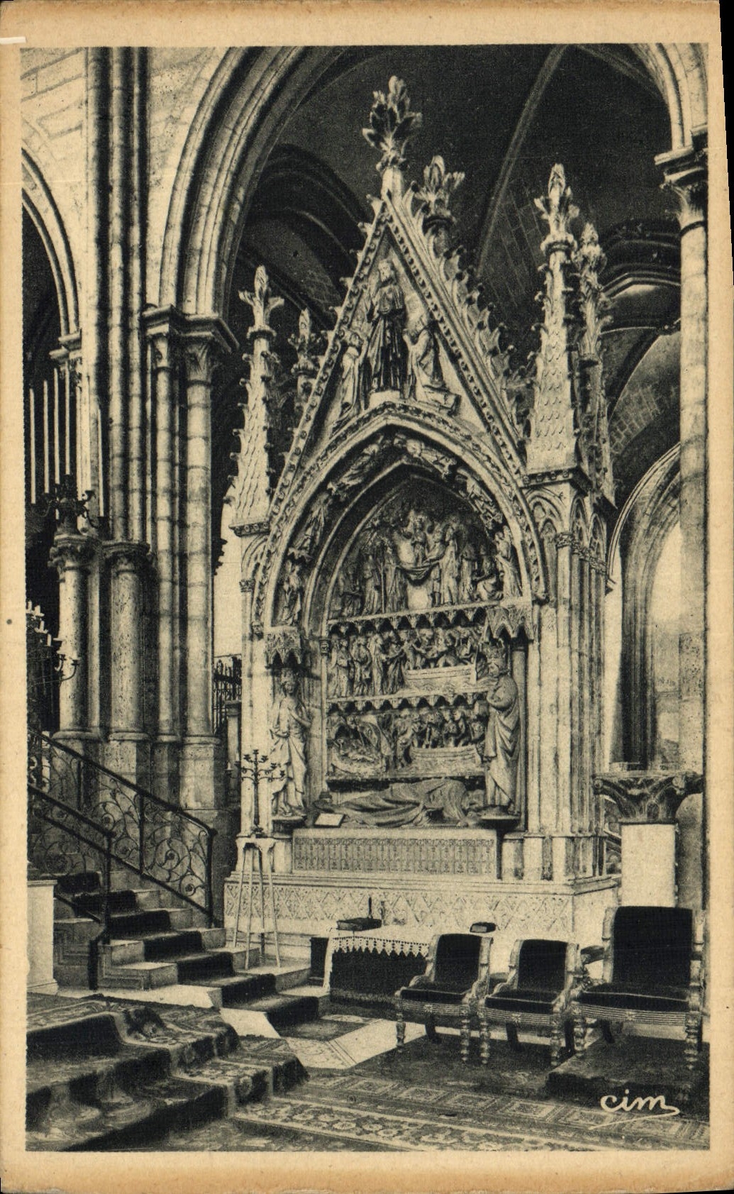 CPA St Denis Abbaye De St Denis Tombeau Du Roi Dagobert Ler