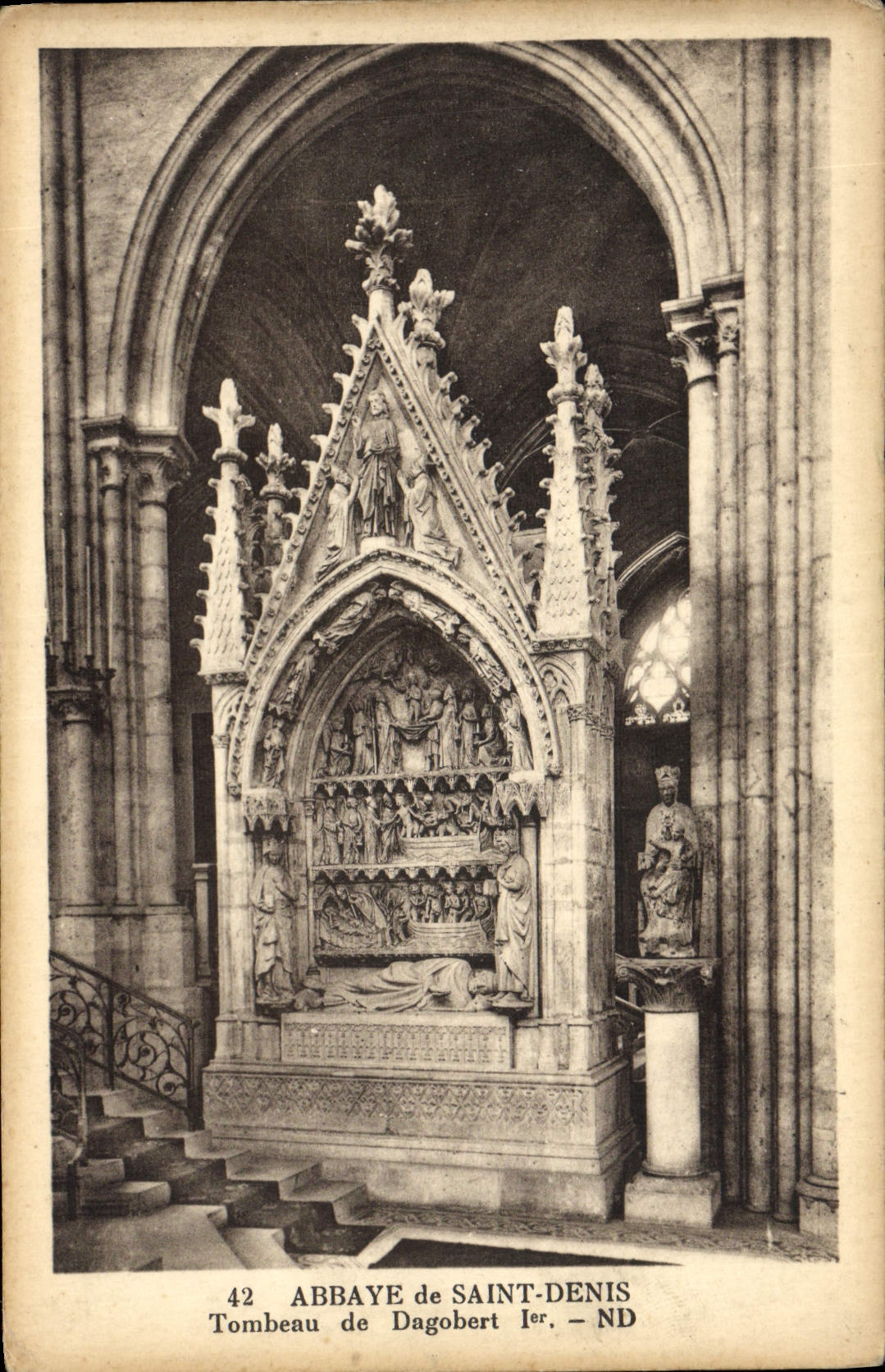 Grabmal von Dagobert I — Abtei Saint-Denis — Serie 42