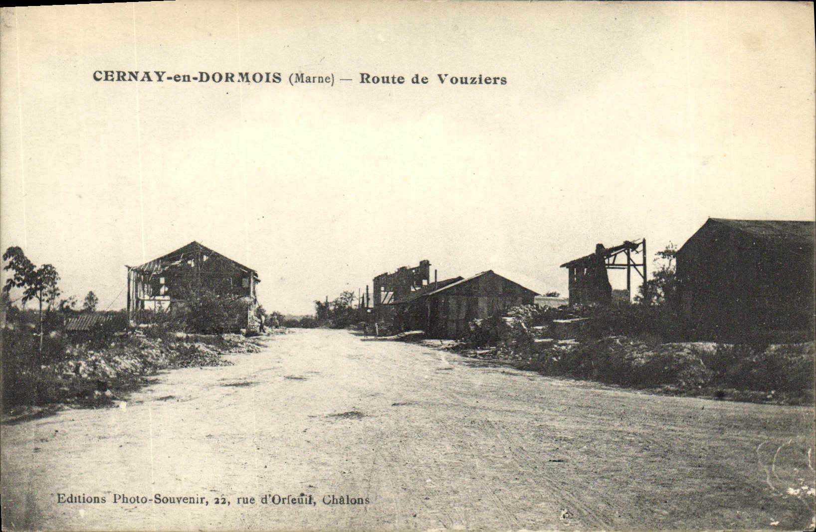CPA Chenay En Dormois Route De Vouziers Militaria