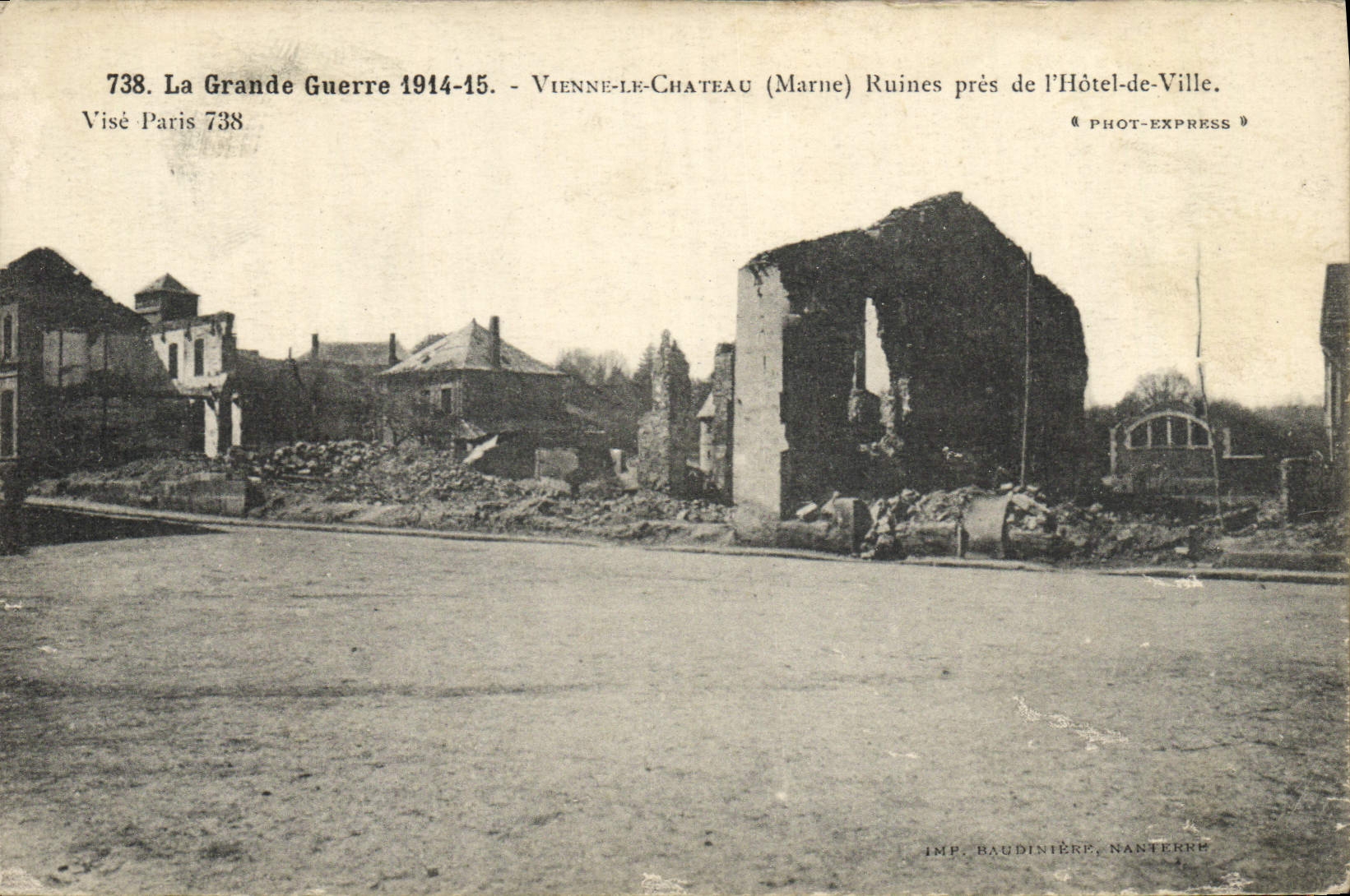 Vienne-le-Château (Marne) — Ruines près de l'Hôtel-de-Ville — Visé Paris 738, IMP. BAUDINIÈRE, NANTERRE
