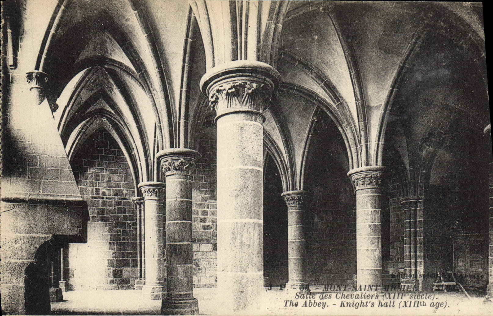 CPA Mont Saint Michel Salle Des Chevaliers