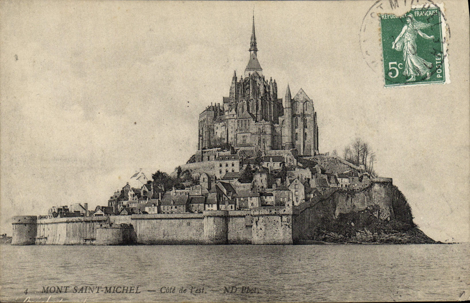 Mont Saint-Michel — Côté de l'est — ND Phot.