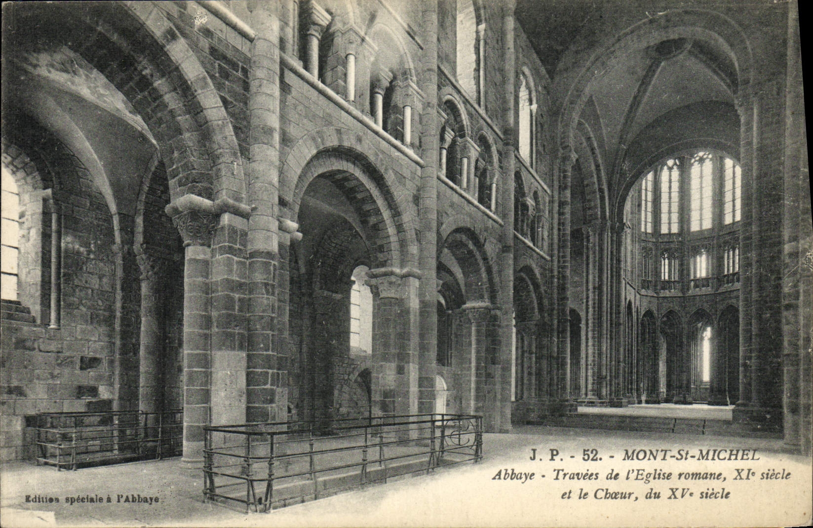 CPA Mont St Michel Abbaye Travees De l'Eglise romane