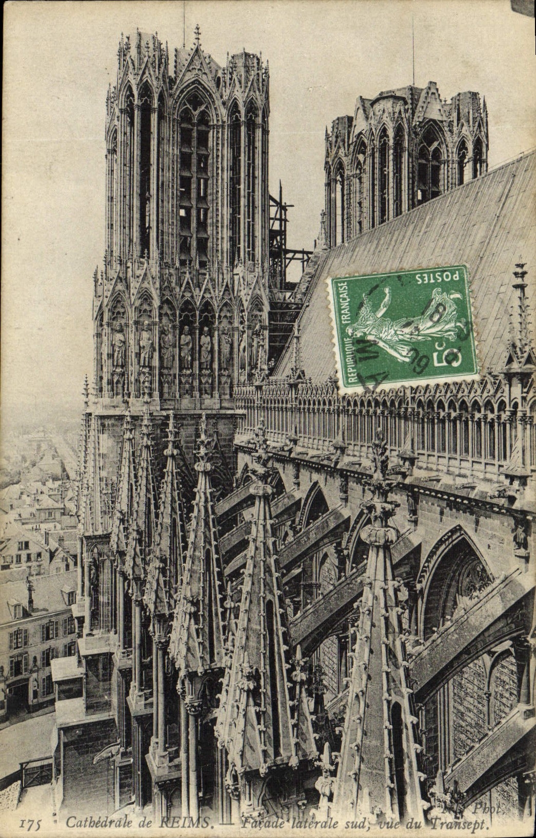 Kathedrale von REIMS — Südliche Seitenfassade; Blick auf den Querarm — Fot. 175
