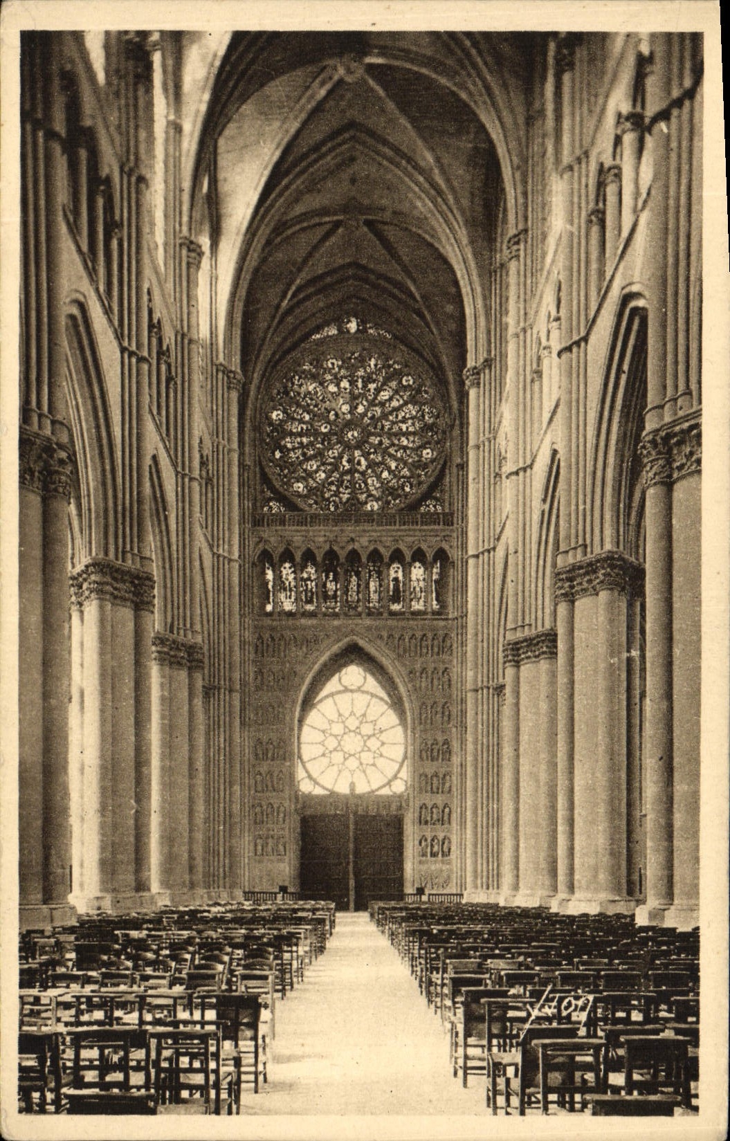 Reims - La Cathédrale - La Nef et la Rosace — Éditions d'Art YVOIS, Paris