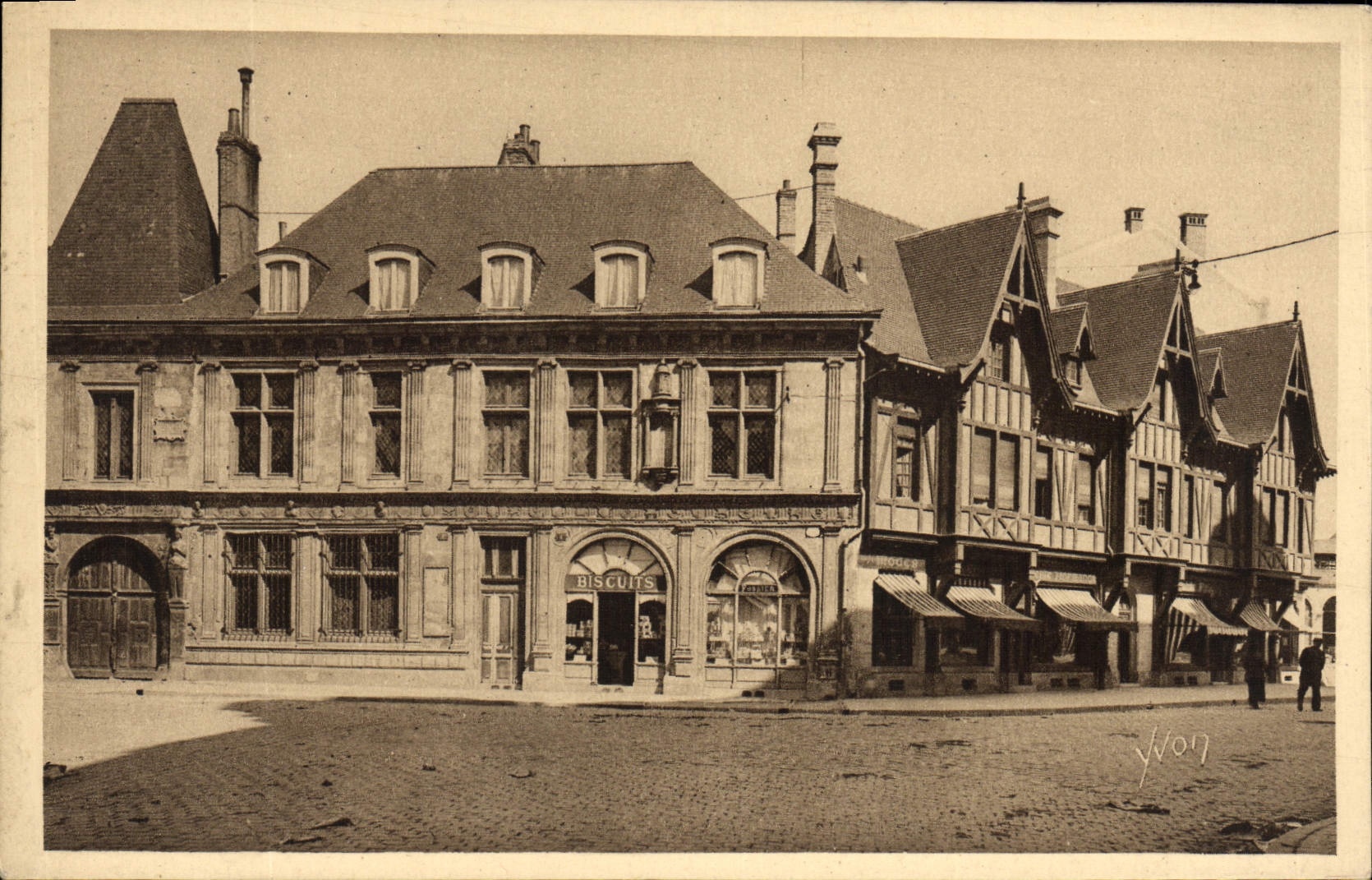 Reims — Vieilles Maisons Rémoises (bombardements 1914-18) reconstruites — Éditions Yvon, n°18