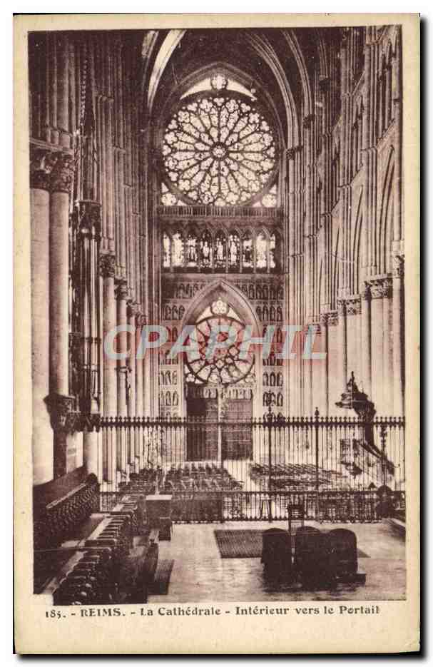 CPA Reims La Cathedrale Interieur Vers Le Portail