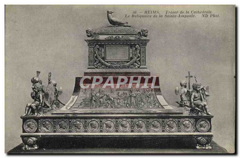 Reims — Trésor de la Cathédrale — Le Reliquaire de la Sainte-Ampoule. ND Phot.
